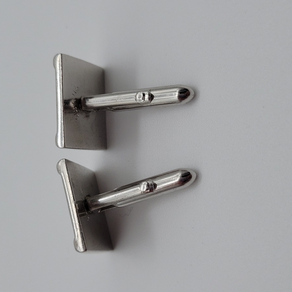 Men's cufflinks silver tone with black granite like setting. - Picture 6 of 8